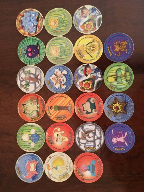 22 random Pokemon tazos