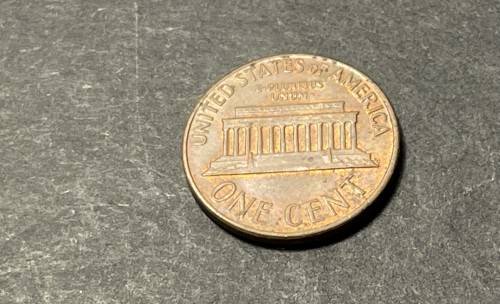 Excellent 1968 USA 1 cent coin