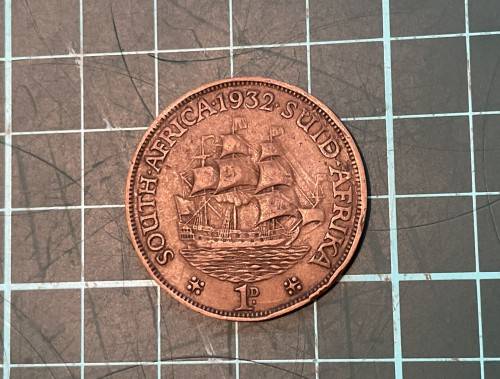 Nice 1932 SA 1 penny coin - Scratch on head