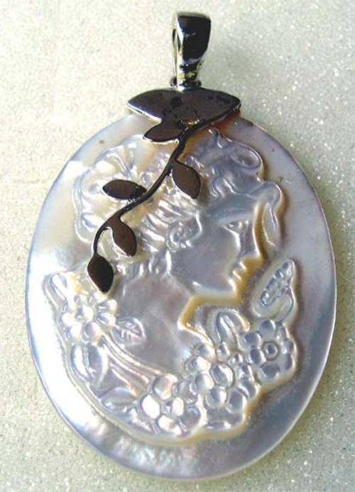 Beautiful Shell Cameo set in Sterling Silver