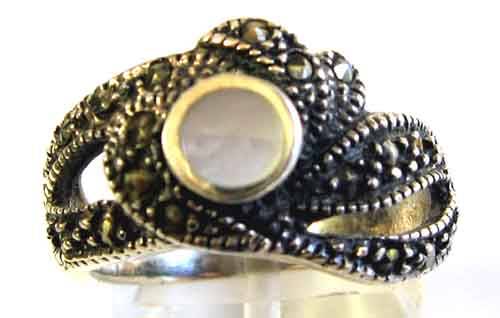 925  Sterling Silver and Mother of Pearl Ring.
