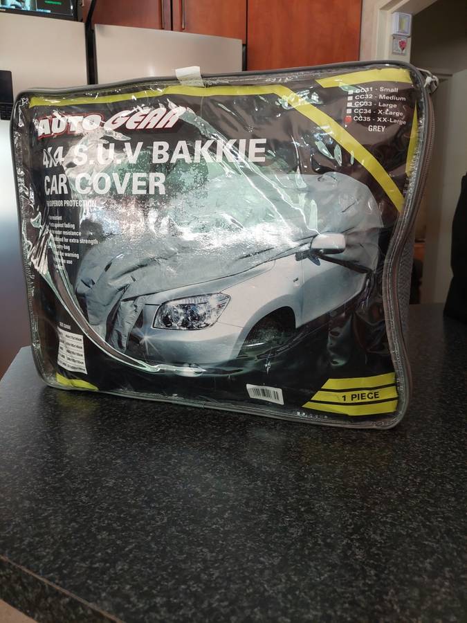 BRAND NEW XL CAR/SUV COVER