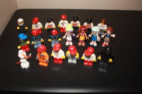 Lot of 20 mixed LEGO(TM) Minifigures