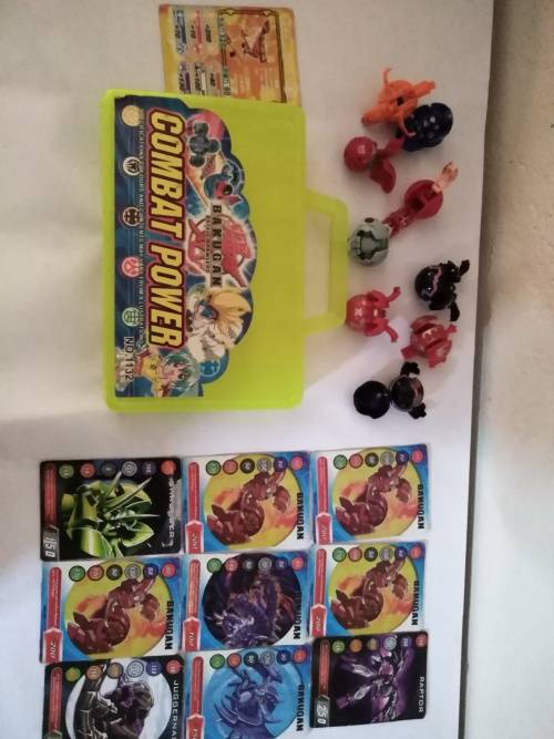 Bulk lot Bakugan Battle Brawlers in carry case