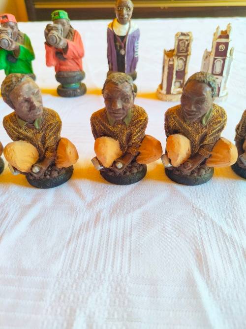 11 very collectable chess pieces from the Nelson Mandela chess set by Gala Starr CC