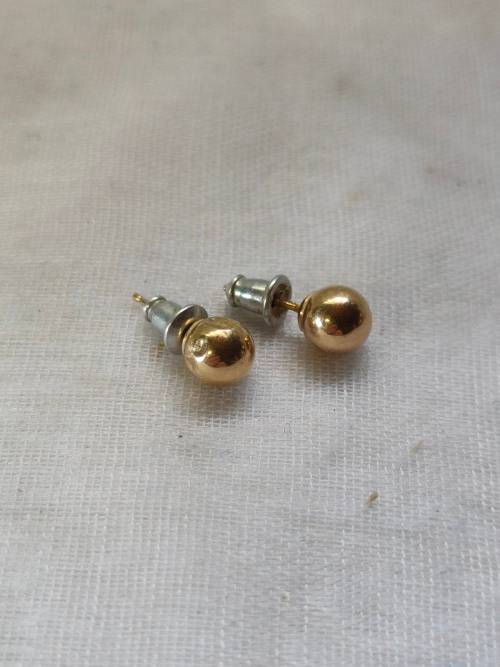 Stunning gold tone ball stud earrings