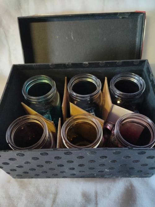 A beautiful gift box with 6 mini glasses