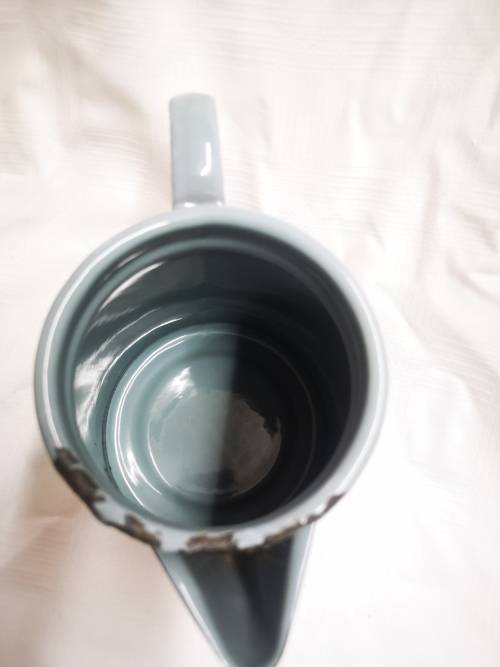 Lovely enamel jug in a beautiful colour.