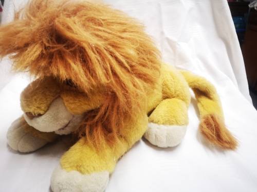 Stock clearance - now on R1 auction! Original Lion King product - Simba