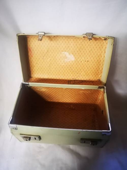 Lovely vintage travel / vanity case - Made in England