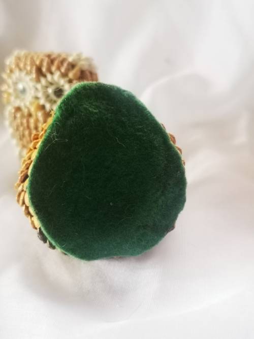 Another lovely lot of owls - perfect  for the collector