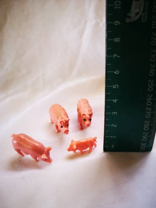 A big lot of farm animals /toys