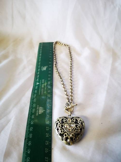 Beautiful chunky heart pendant necklace