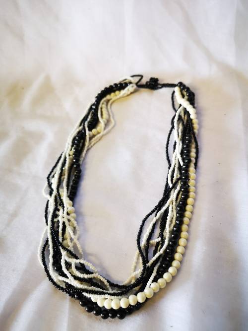 Stunning black and white beads necklace