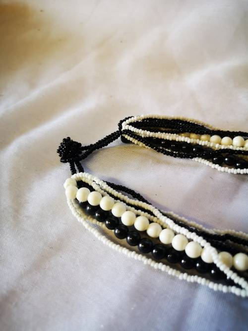 Stunning black and white beads necklace