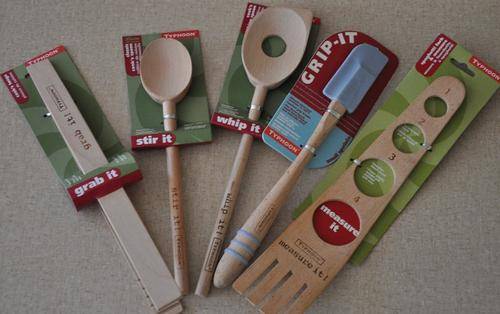 Set of 5 Wooden Utensils by Typhoon