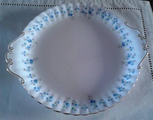 ROYAL ALBERT MEMORY LANE LARGE CAKE PLATE