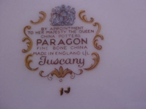 PARAGON LARGE CAKE PLATE - TUSCANY