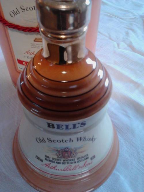 BELLS OLD SCOTHCH WHISKEY & FINE PORCELAIN DECANTER , Boxed and sealed