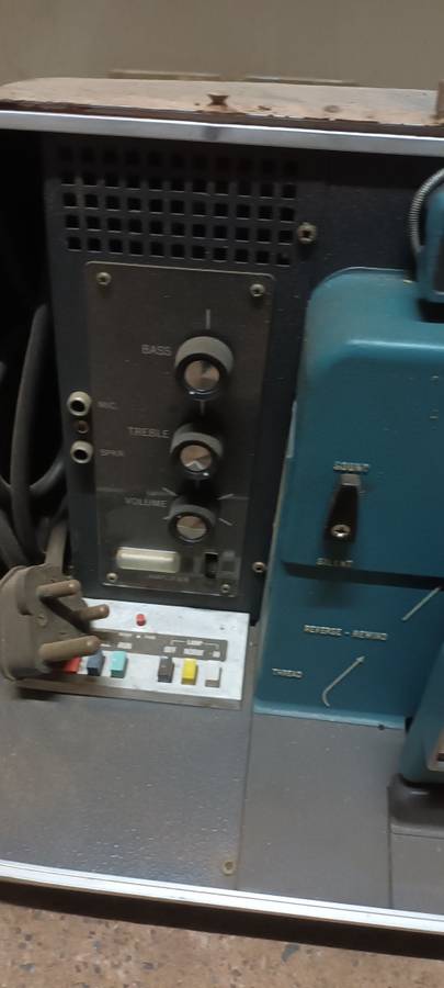 Vintage Singer Graflex  16mm Movie Sound Projector