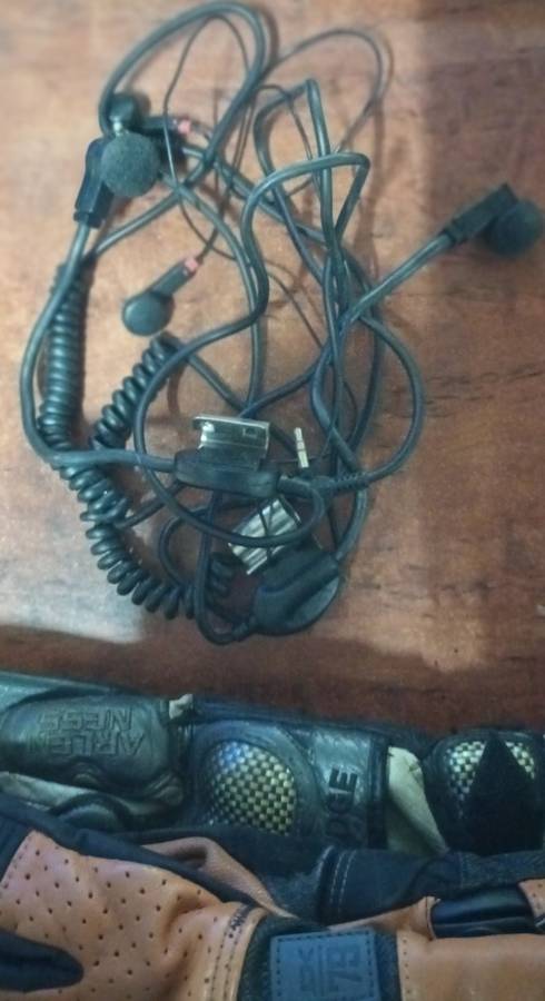 Chatter box Bike helmet buddy chat Chat with your buddy while driving your bike And 2 pairs of glove