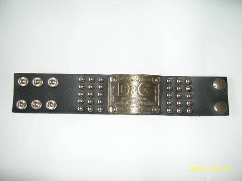 BRAND NEW D&G COPPER BRACLET WITH STUDS
