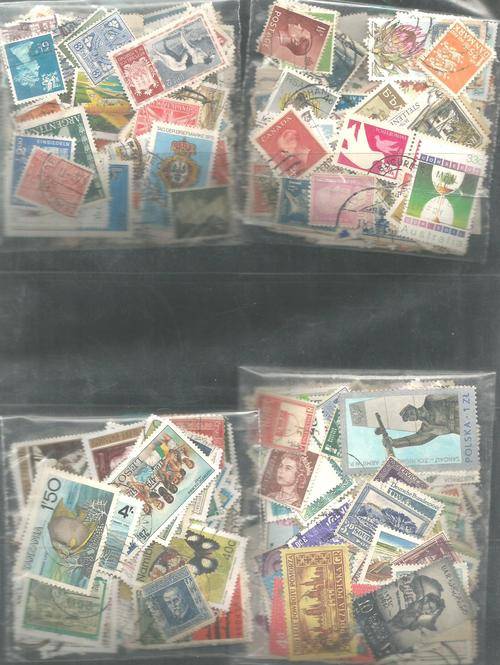 MIXED WORLD USED LOT IN PKTS.SOME DUPP.REF.128A