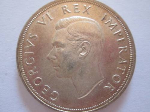 UNCIRCULATED 1947 5 SHILLINGS/CROWN  (8)
