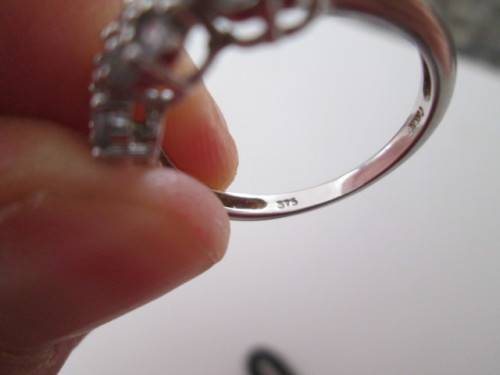 LOVELY UNUSUAL LADIES TANZANITE 9 CT WHITE GOLD RING C R A Z Y  R1!!!!