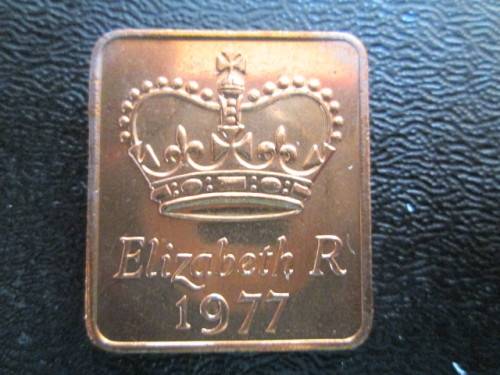 SMALL COPPER TABLET 1977-HER MAJESTYS ROYAL MINT