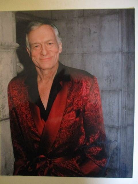 PRINTED AUTOGRAPH - HUGH HEFNER THE PLAYBOY!!! A4 size