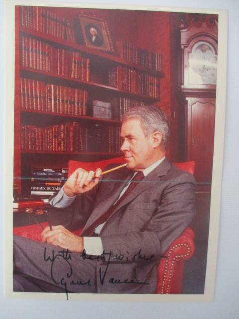 AUTOGRAPHED / SIGNED - CYRUS VANCE  FORMER SECRETARY OF STATE  USA