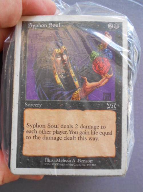Magic the Gathering Nice lot of more than a 100 cards out of production commins