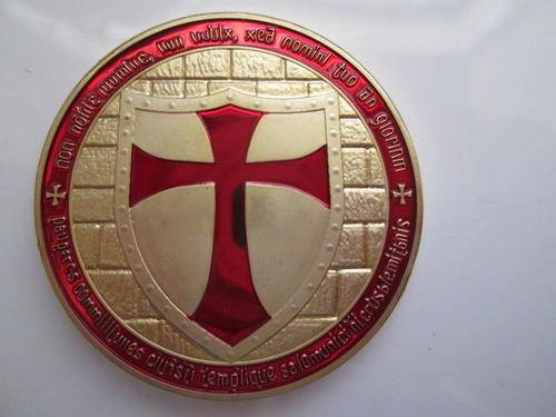 Gold Plated Knights Templar coin beautiful Unc Condition in capsule