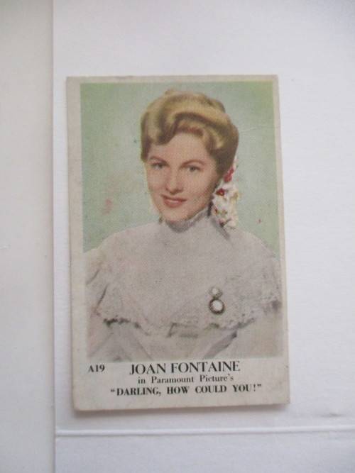 AUTOGRAPHED / SIGNED -  CARD AND CIGARETTE CARD JOAN  FONTAINE