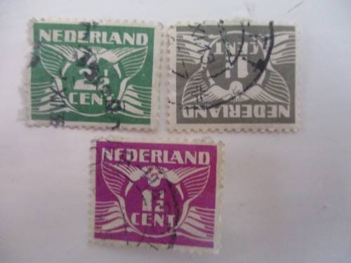 NETHERLANDS  - LOT OF USED OLD STAMPS UNMOUNTED