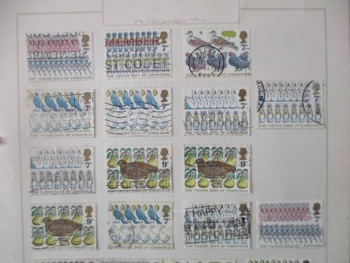 GREAT BRITAIN - CHRISTMAS 1977 LOT OF USED MOUNTED STAMPS