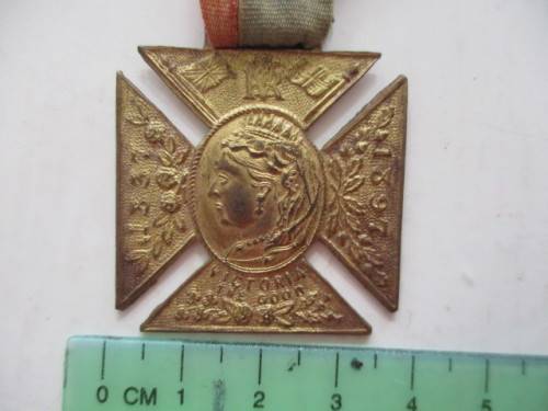 ANTIQUE MEDALLION QUEEN VICTORIA REIGN OF 60 YEARS WITH RIBBON