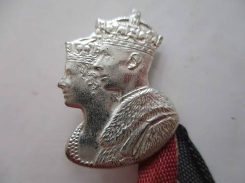 VINTAGE SILVER SMALL BADGE VISIT TO SA  KING GEORGE VI QUEEN ELIZABETH - 1947