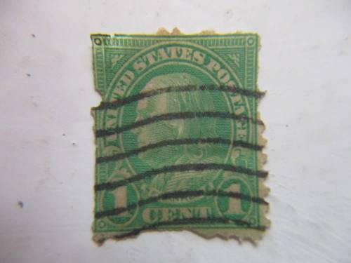 AMERICA GEORGE WASHINGON  2 USED STAMPS NOTE RED LINE ON SIDE OF STAMP