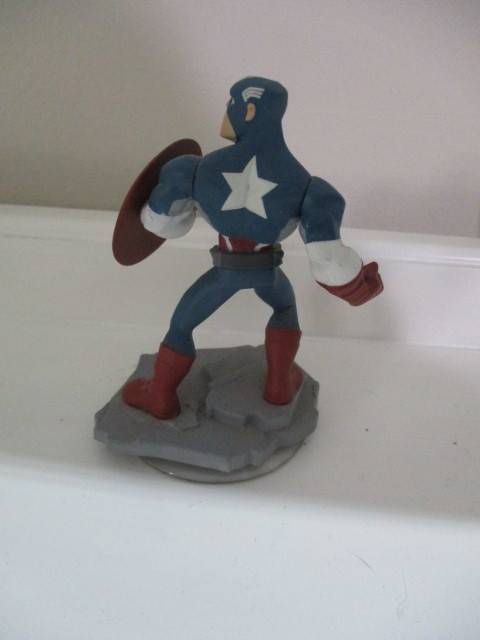 DISNEY MARVEL CAPTAIN AMERICA SMALL FIGURINE  WITH SERIAL NUMBER