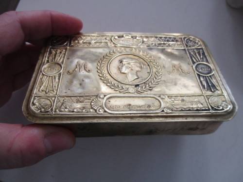 ANTIQUE SOLID BRASS CHOCOLATE TIN GIVEN TO THE TROOPS FIRST WORLD WAR BY PRINCESS MARY 1914