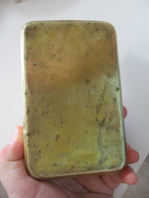 ANTIQUE SOLID BRASS CHOCOLATE TIN GIVEN TO THE TROOPS FIRST WORLD WAR BY PRINCESS MARY 1914