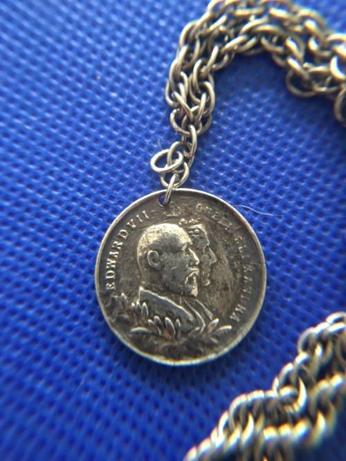 KING EDWARD VII AND QUEEN ALEXANDRA CORONATION 1902 BRACELET WITH 6D  COIN SILVER