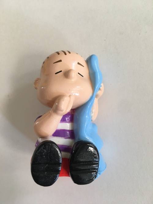 VINTAGE -  PEANUTS / CHARLIE BROWN - LIONESS FIGURE - APP. 6 cm TALL - COLGATE / PALMOLIVE