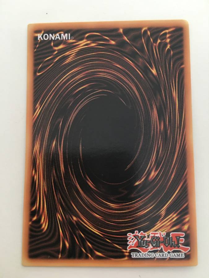 YU-GI-OH TRADING CARD - FOIL / SHINY CARD