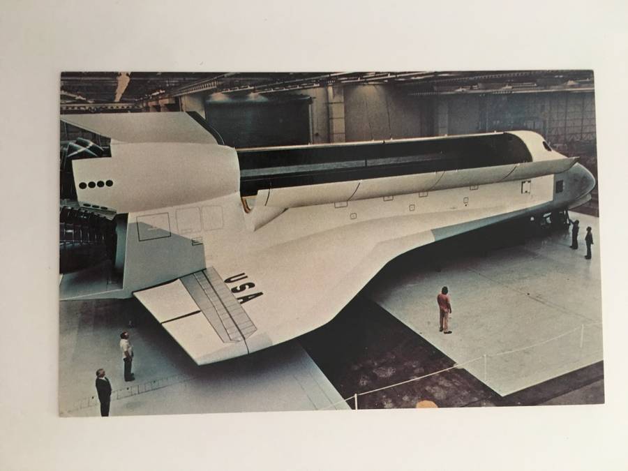 LOVELY VINTAGE POST CARD NASA SPACE SHUTTLE