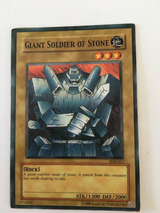 YU-GI-OH TRADING CARD - GIANT SOLDIER OF STONE