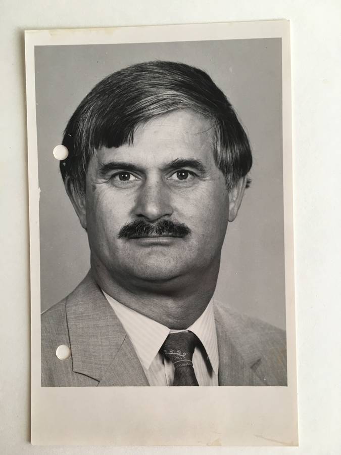 LOVELY AUTOGRAPHED LETTER AND PHOTO OF FORMER DIRECTOR GENERAL - 1985