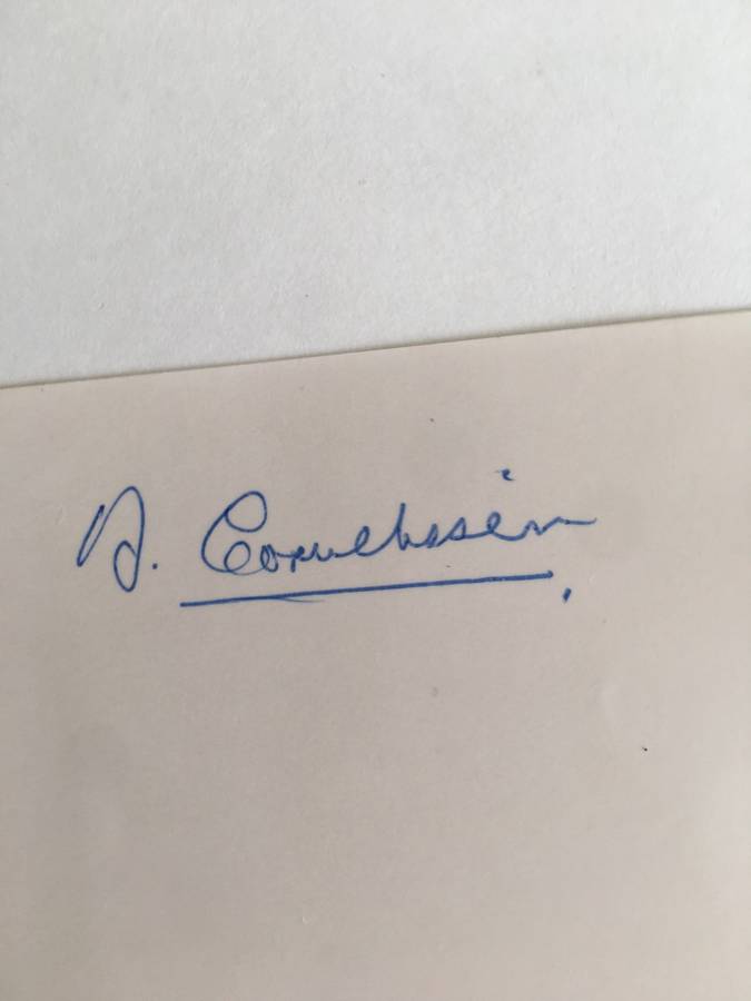 LOVELY AUTOGRAPHED LETTER AND PHOTO OF FORMER DIRECTOR GENERAL - 1985